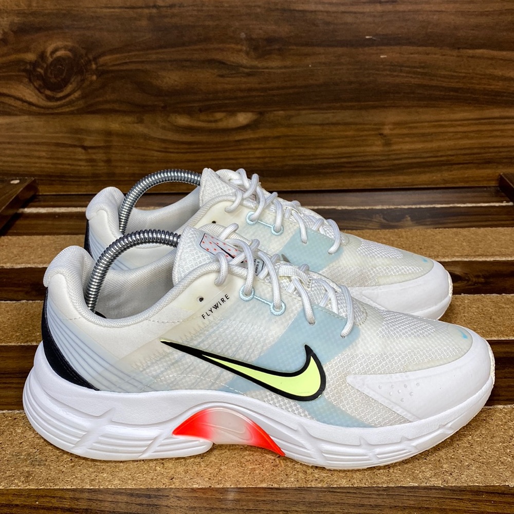 Nike Alphina 5000